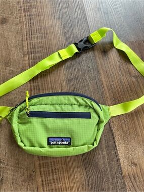 Patagonia Lime Green Waist Pack with Black Zippers